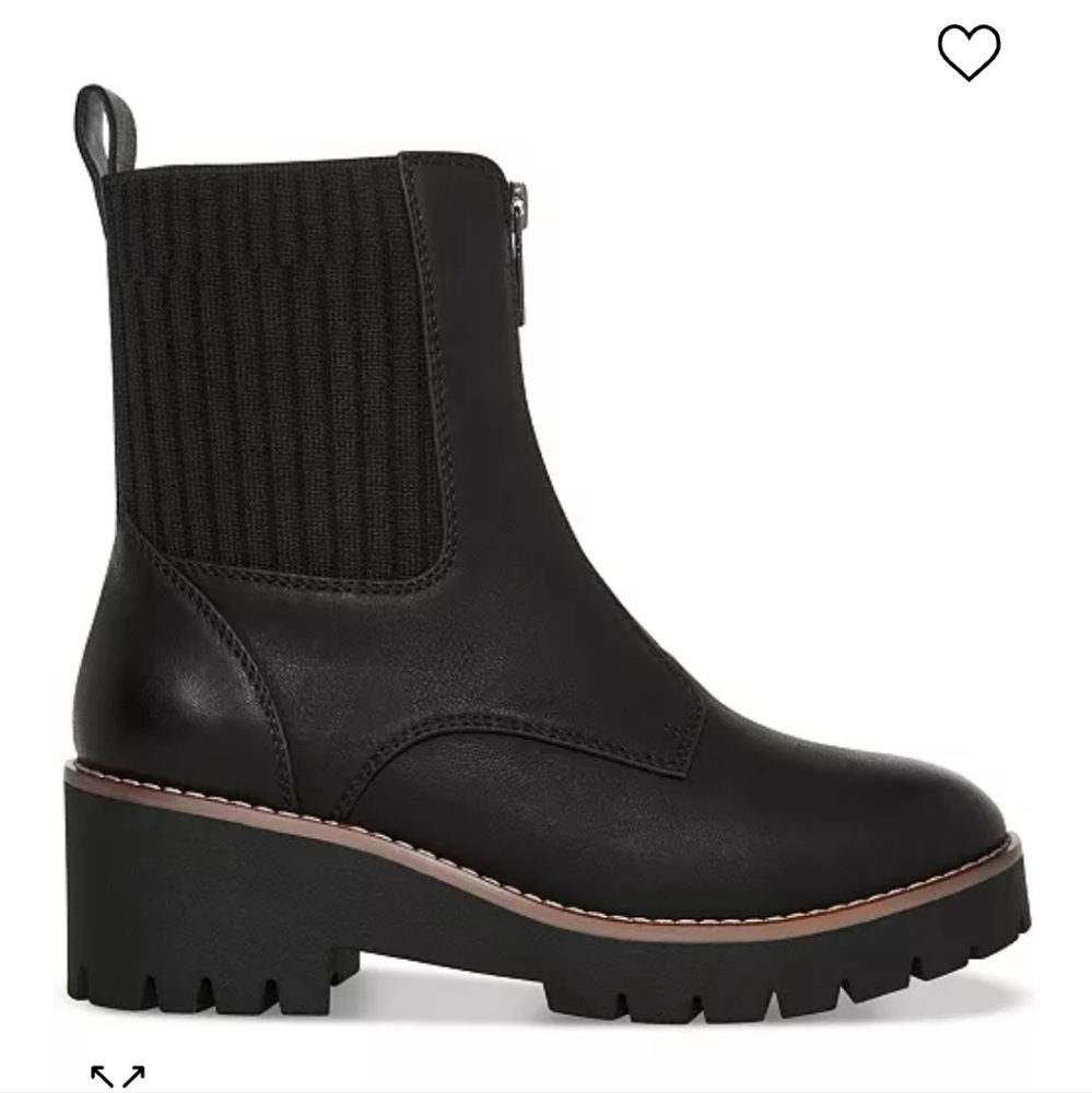 Blondo waterproof, water resistant 6.5 booties. SUPER COMFORTABLE!